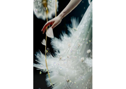 **Italiano (Italian):**

Tela laccata A – Design e modernità (72 x 4 x 102 cm)