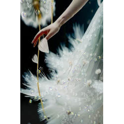 **Italiano (Italian):**

Tela laccata A – Design e modernità (72 x 4 x 102 cm)