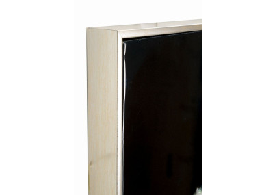 **Italiano (Italian):**

Tela laccata A – Design e modernità (72 x 4 x 102 cm)