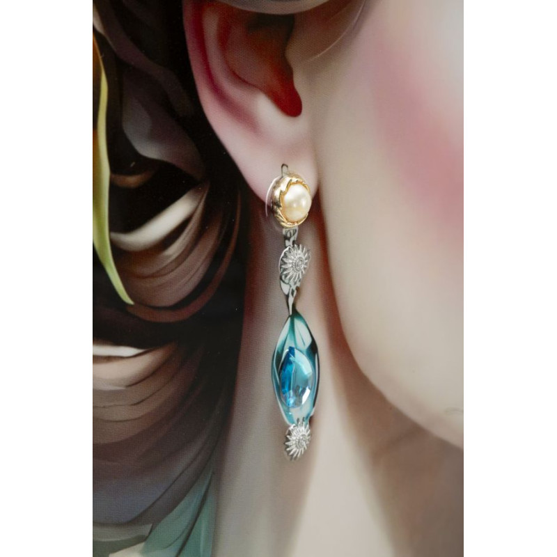 Tela laccata fantasia A – Esplosione creativa sul muro (72 x 4 x 102 cm)