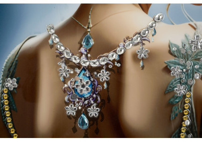 Toile laquée Isabel H – Modernidade e sofisticação mural (72 x 4 x 102 cm)