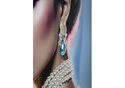 Quadro em tela envernizada Isabel B – Requinte contemporâneo (72 x 4 x 102 cm)