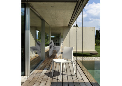 Sedia outdoor Maya impilabile grigio chiaro