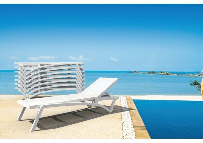 Chaise longue blanche du Pacifique