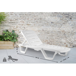 Ensemble de 10 chaises longues blanches des Bahamas