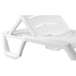 Ensemble de 10 chaises longues blanches des Bahamas