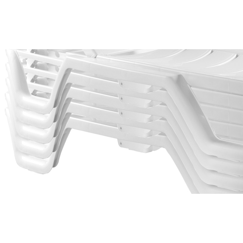 Ensemble de 10 chaises longues blanches des Bahamas