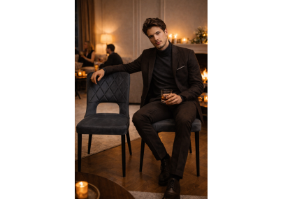 Cadeira Bruxelas Capitoneada Taupe – Pés em Metal Preto