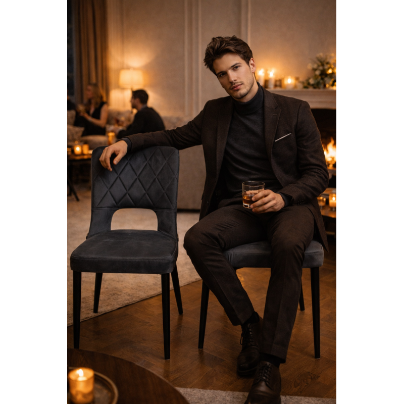 Cadeira Bruxelas Capitoneada Taupe – Pés em Metal Preto