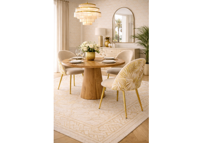 Chaise design en velours beige champagne motif tropical et pieds métal doré – Élégance solaire