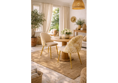 Cadeira de design em veludo bege champanhe com motivo tropical e pés em metal dourado – Elegância solar