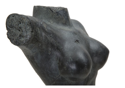 Sculpture de Femme Antique, Héritage d’un Musée Oublié – CM 19X17X50