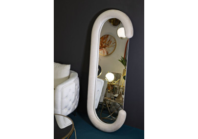 Miroir mural Chantal velours crème 60x7x160 cm – Chic intemporel et douceur raffinée