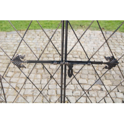 Arc de roses avec portail en bronze Melissa