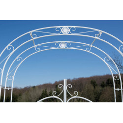 Arche de roses avec portail Melissa White