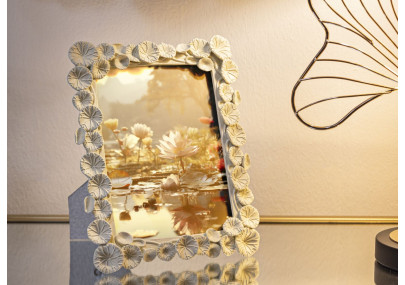 Cadre photo Lotus – 20,8 × 2 × 25,9 cm (format intérieur : 15 × 20 cm)